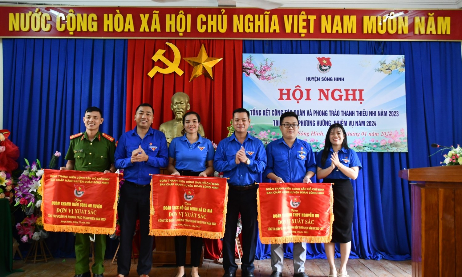 tăng cờ huyện